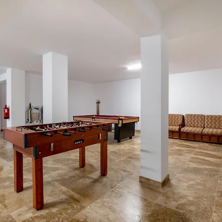 Colibri By Interhome Patroves