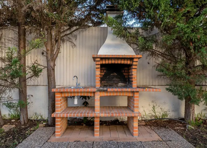 Colibri By Interhome * Patroves