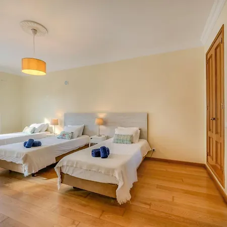 Colibri By Interhome * Patroves