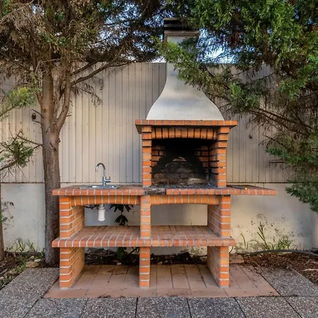 Colibri By Interhome * Patroves