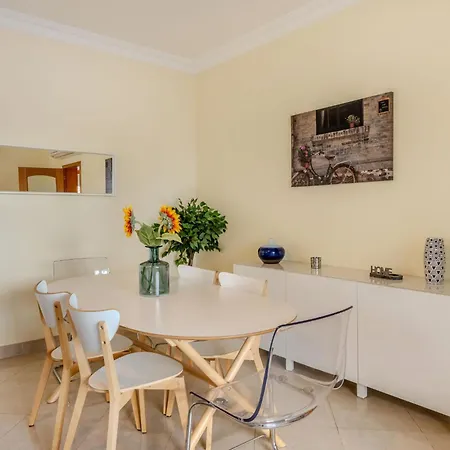 Colibri By Interhome * Patroves